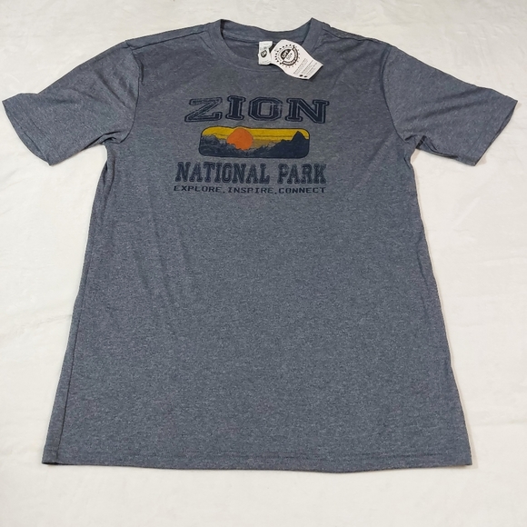 BAW Other - Zion National Park UPF 50+ T-Shirt Size Small/Medium New with Tags